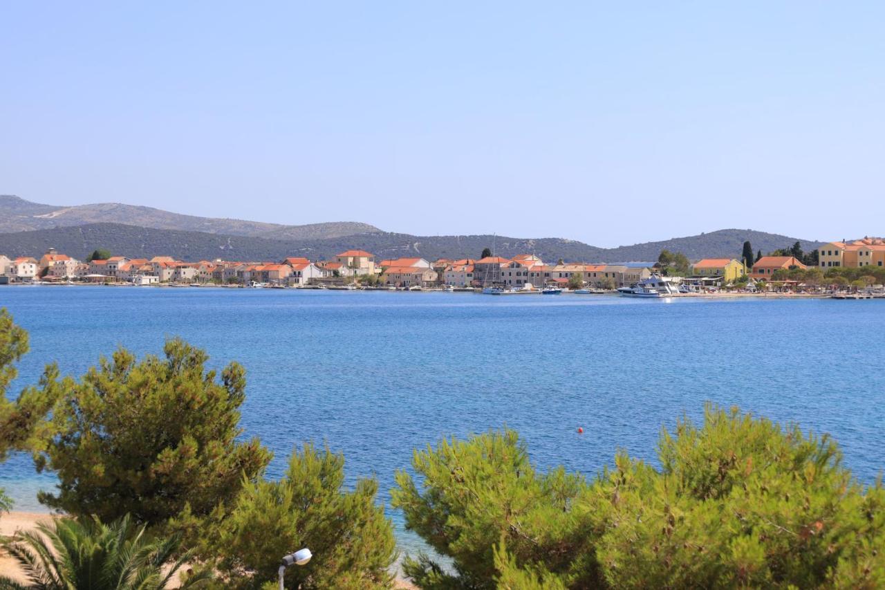 Family Friendly Seaside Apartments Brodarica, Sibenik - 15270 Kültér fotó