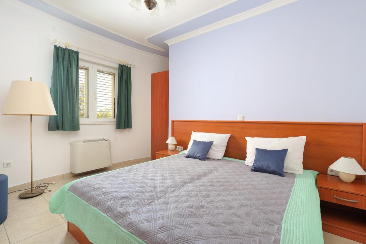 Family Friendly Seaside Apartments Brodarica, Sibenik - 15270 Kültér fotó