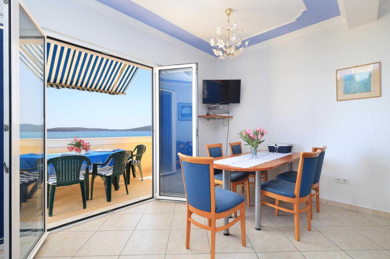Family Friendly Seaside Apartments Brodarica, Sibenik - 15270 Kültér fotó