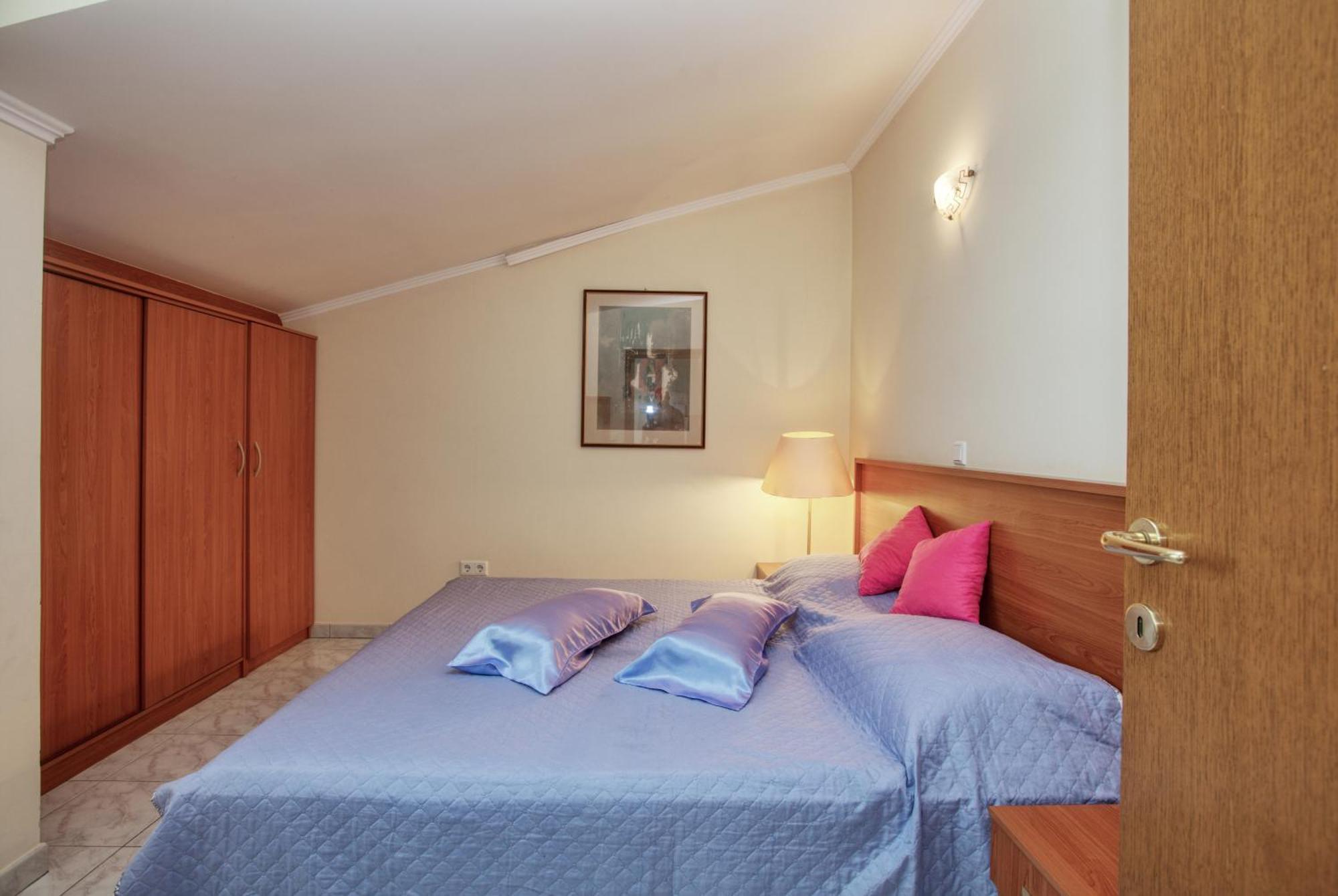 Family Friendly Seaside Apartments Brodarica, Sibenik - 15270 Kültér fotó