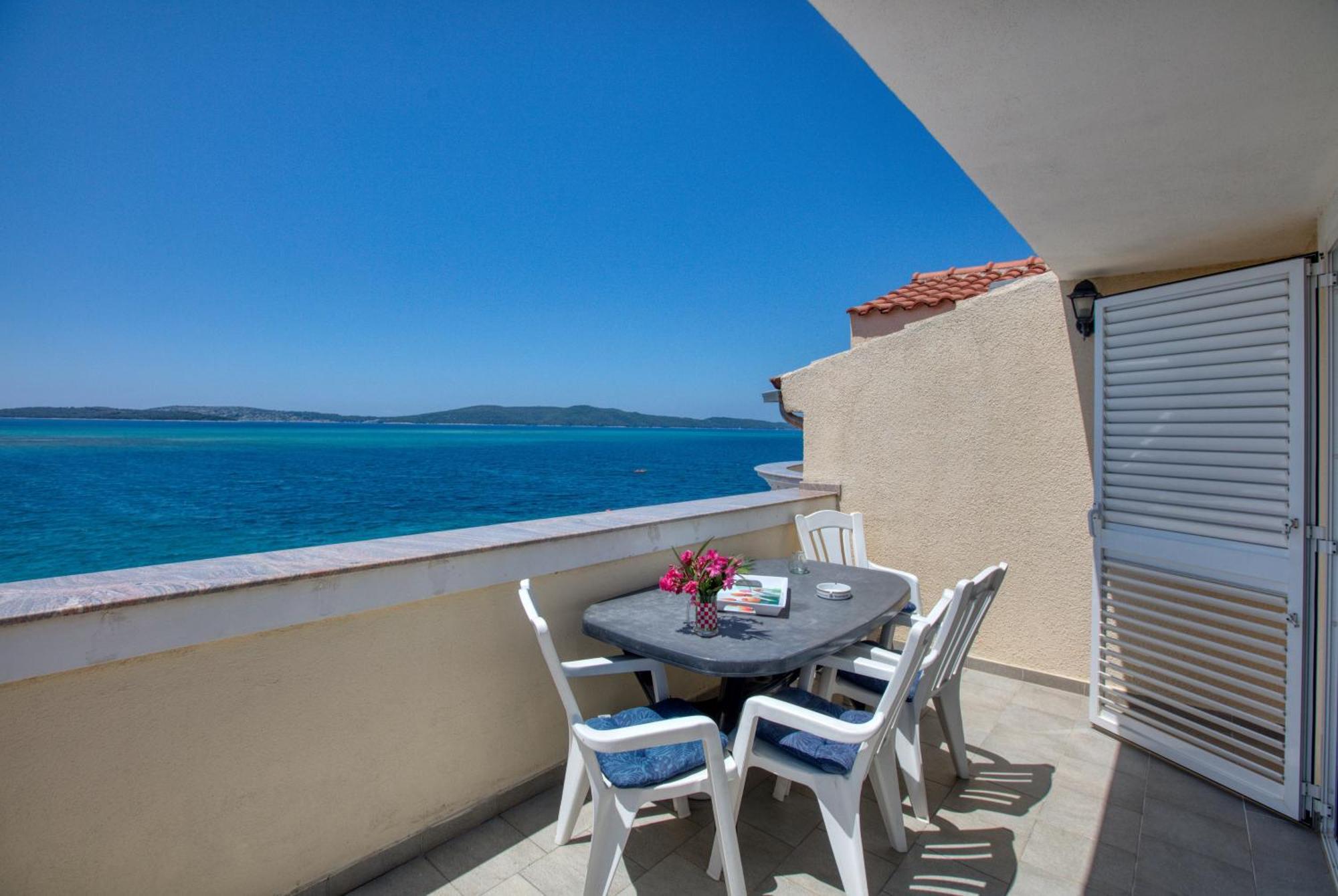 Family Friendly Seaside Apartments Brodarica, Sibenik - 15270 Kültér fotó