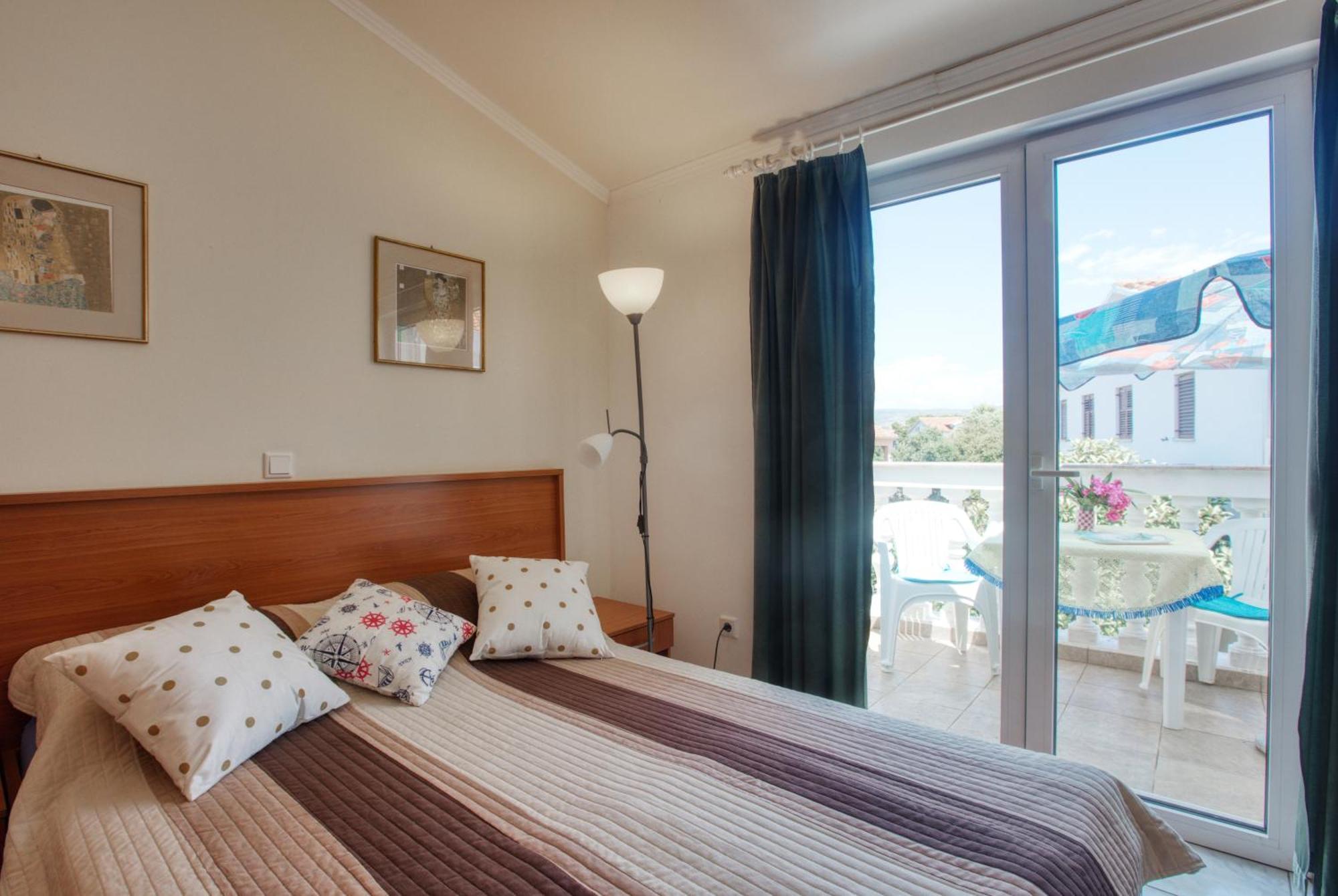 Family Friendly Seaside Apartments Brodarica, Sibenik - 15270 Kültér fotó
