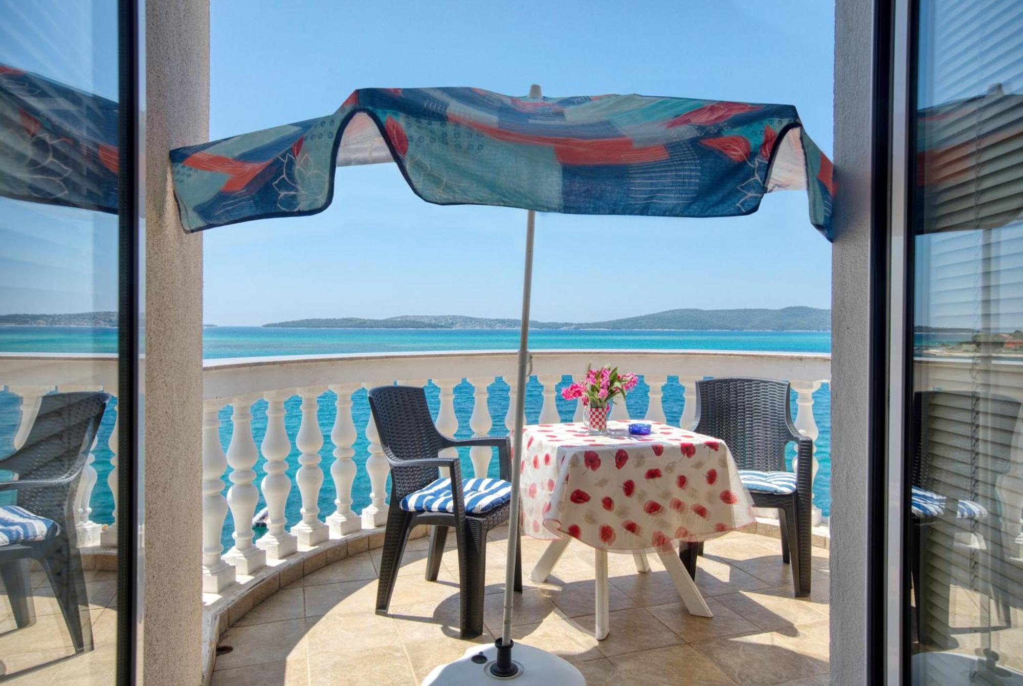 Family Friendly Seaside Apartments Brodarica, Sibenik - 15270 Kültér fotó