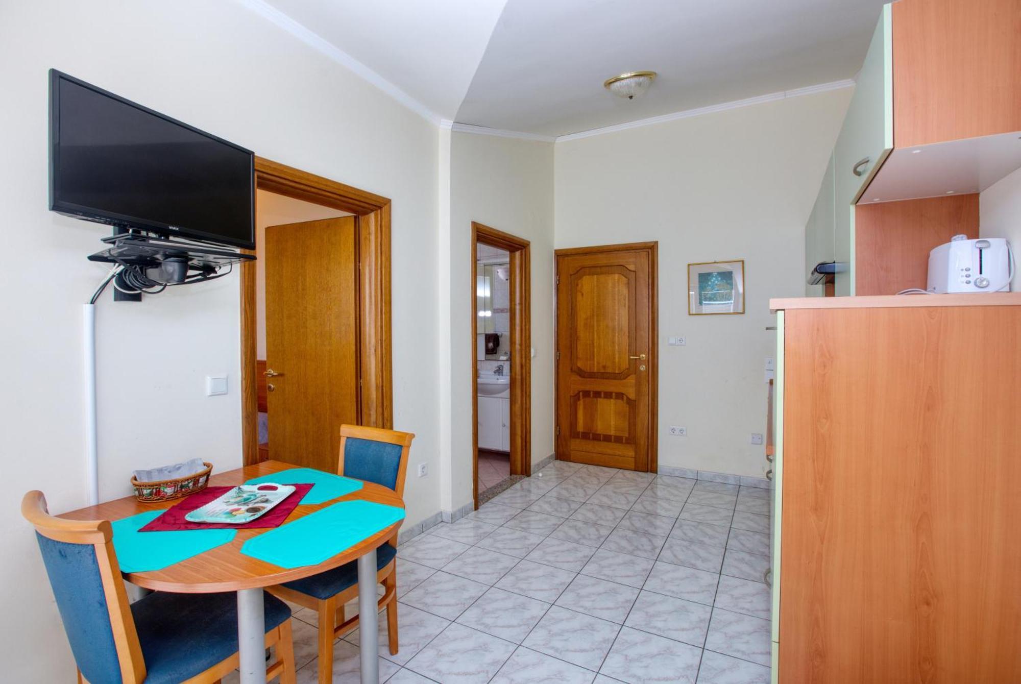Family Friendly Seaside Apartments Brodarica, Sibenik - 15270 Szoba fotó