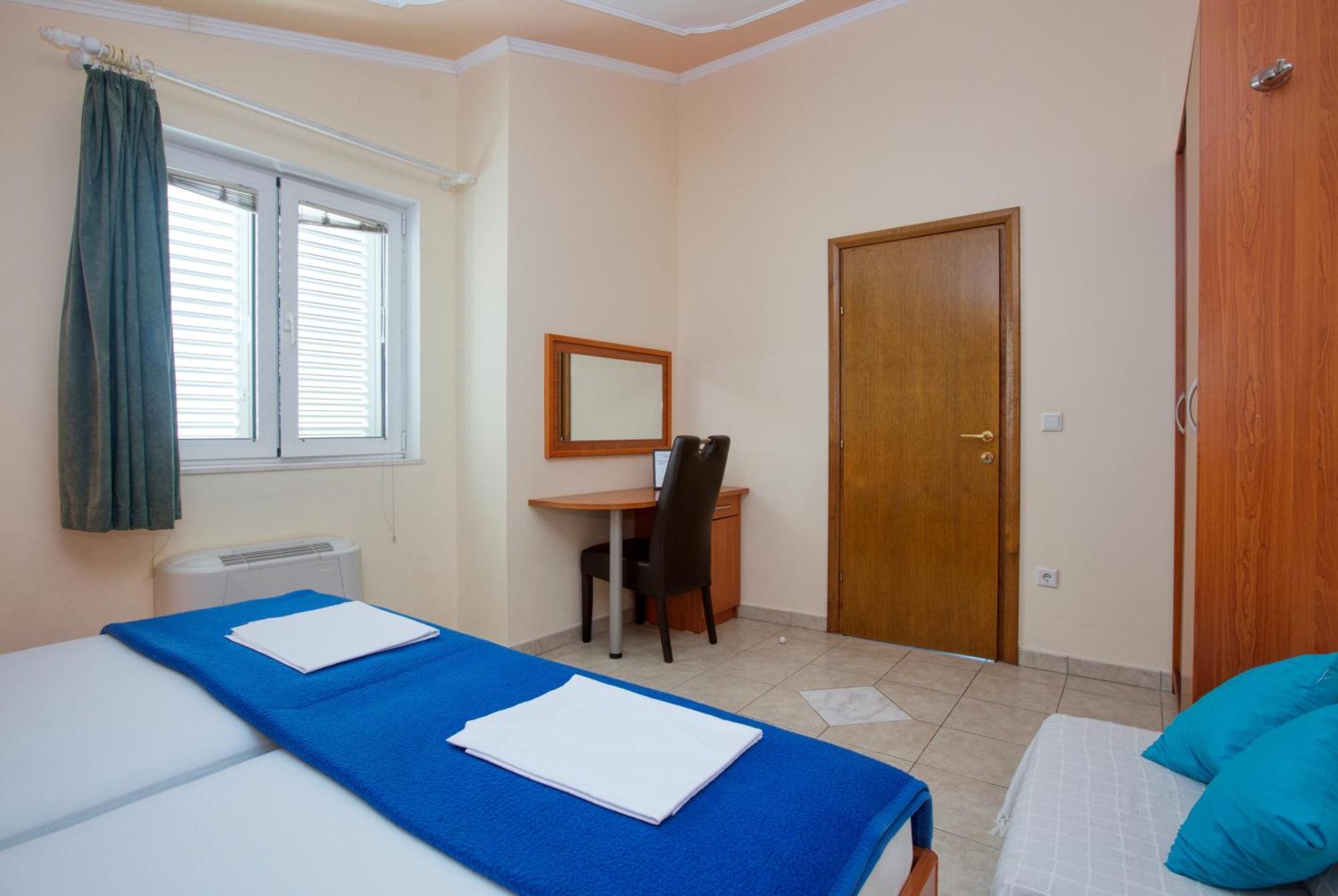 Family Friendly Seaside Apartments Brodarica, Sibenik - 15270 Szoba fotó